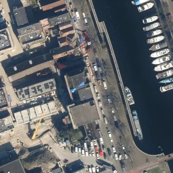 Verlaten Grachtenpand