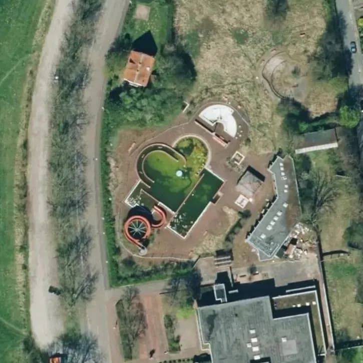 Verlaten Buitenzwempark	